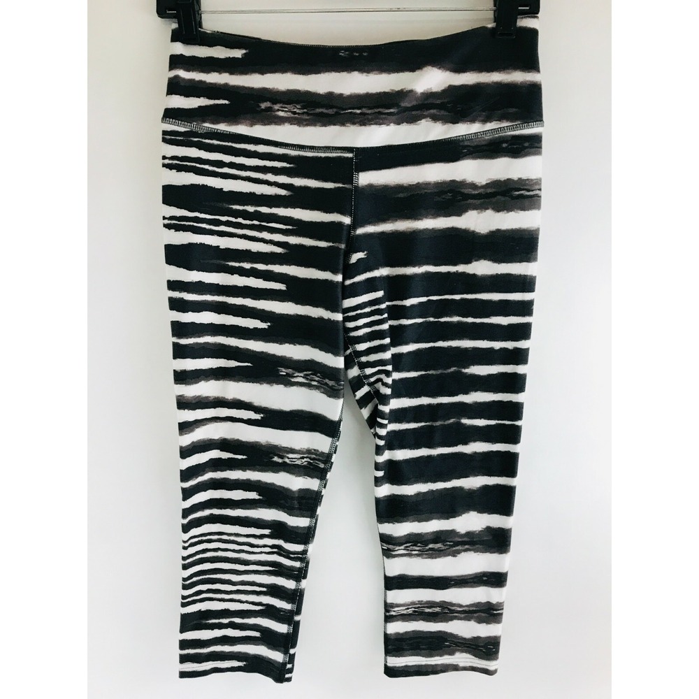 Nike Capri Yoga Women's Small Black White Ten Less Plastic Bottles One Legend